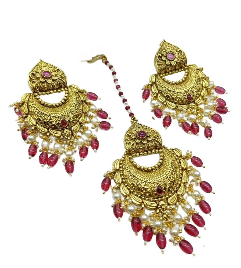 Antique gold plated Earrings with Tikka ph46