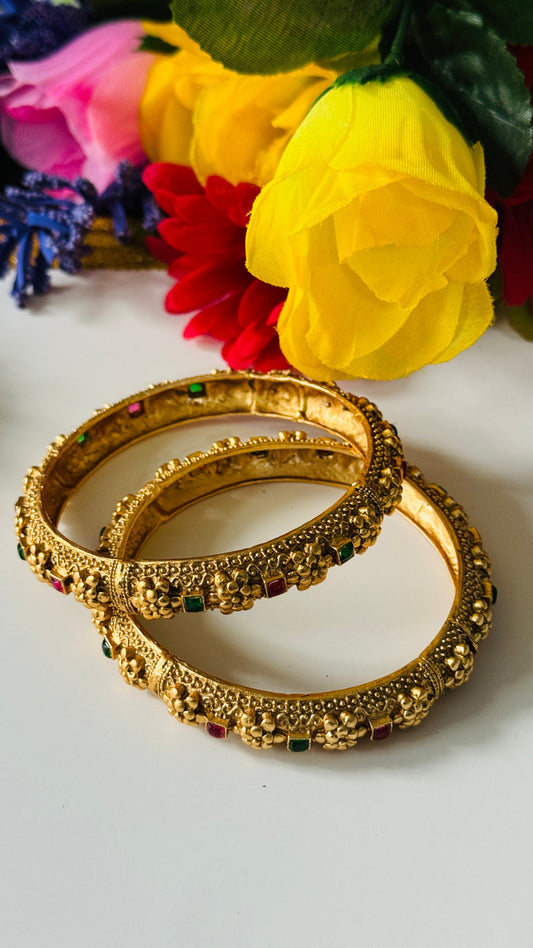 Antique Golden Bangles ph17