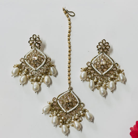 Earrings and Tikka ph52