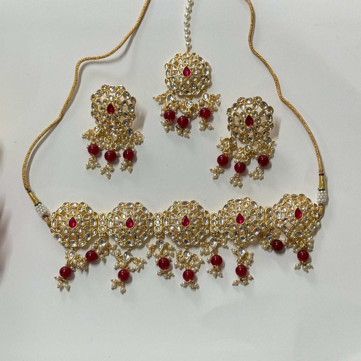 Necklace and Earrings with Tikka ph79