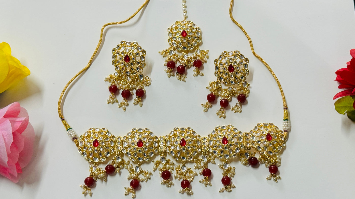 Necklace and Earrings with Tikka ph79